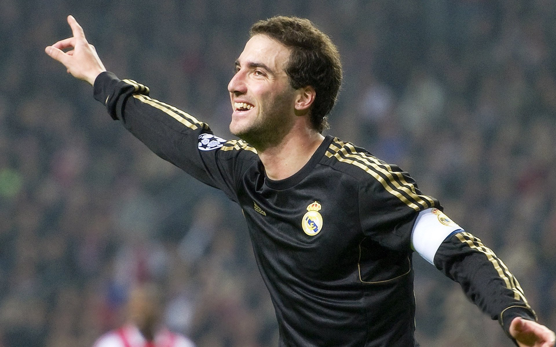 S16回北美被夸爆:“电竞最好的时代又回来了”