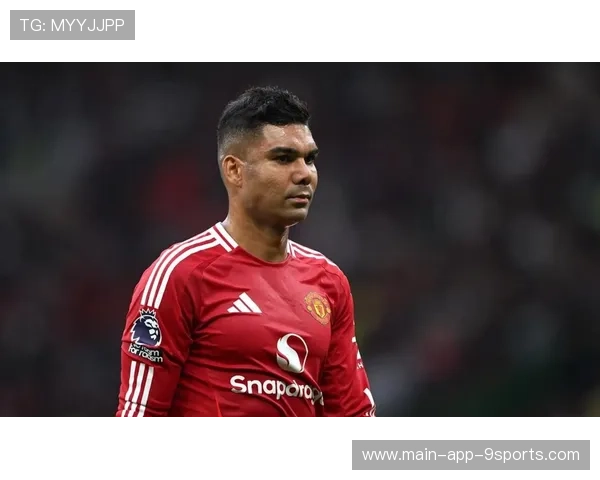 曼联中场重组计划曝光，卡塞米罗接班人浮现，曼联著名中场